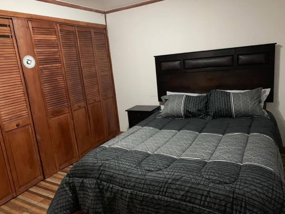 Casa de férias Amplia Casa Familiar Con Piscina Privada Los Ángeles