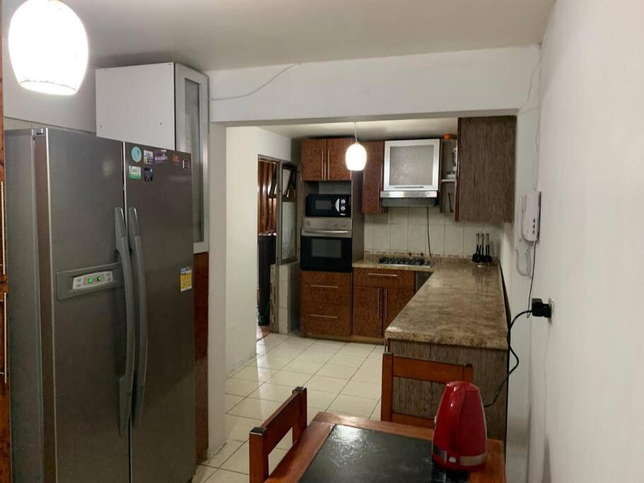 Amplia Casa Familiar Con Piscina Privada